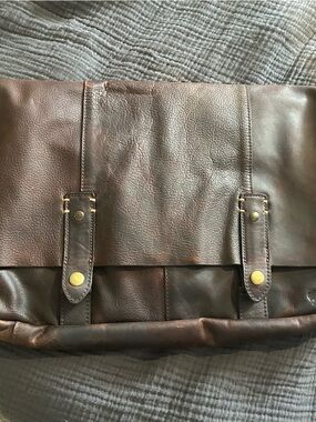 Buffalo Jackson Leather Messenger Bag